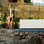 Вилла Monterosso, Acicastello