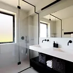 Villa Monterosso, Acicastello *