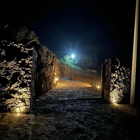 Monterosso, Acicastello Villa *