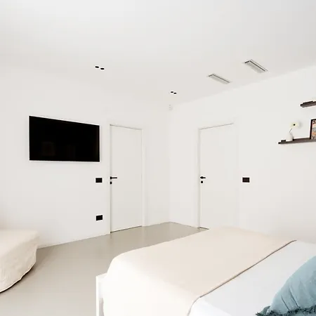 Monterosso, Acicastello *