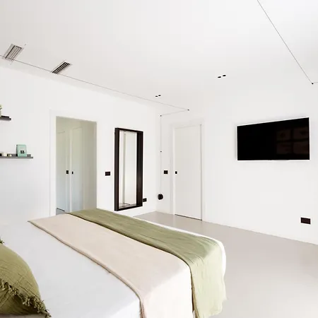 Monterosso, Acicastello