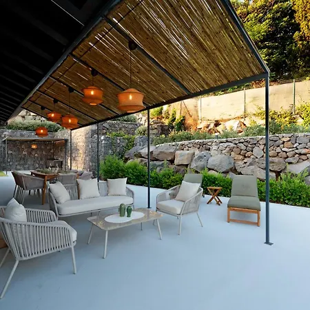 Monterosso, Acicastello *